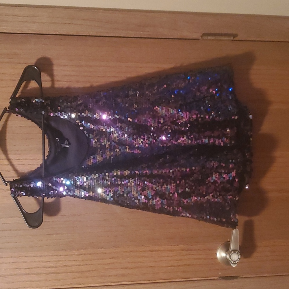 Size M Forever 21 Black/Iridescent Sparkle Racerback Tank